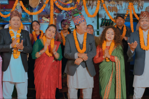 संस्कृति जोगाउने वर्षकै उत्कृष्ट उपहार: ६ दिग्गज कलाकारको साथमा अमृता लुङ्गेली मगरले ल्याइन् ‘मौलिक देउसी भैलो’(भिडियो सहित )